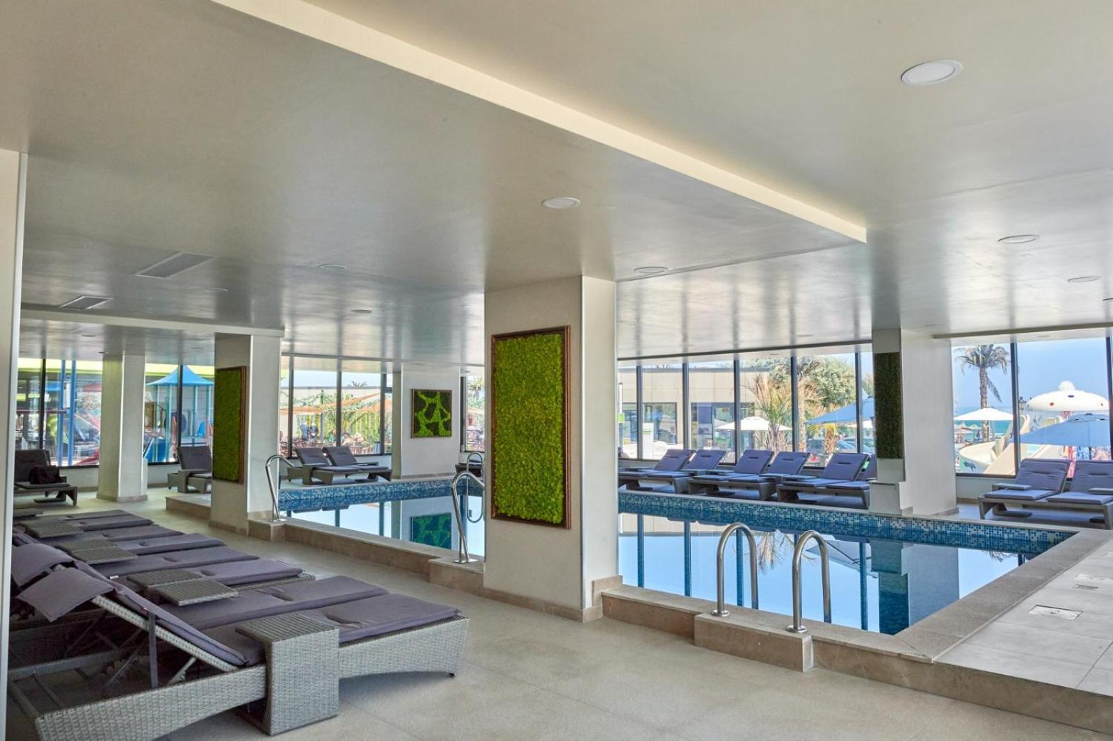 Evelyn'S Apartment Spa&Pool Beach Resort Mamaia Buitenkant foto