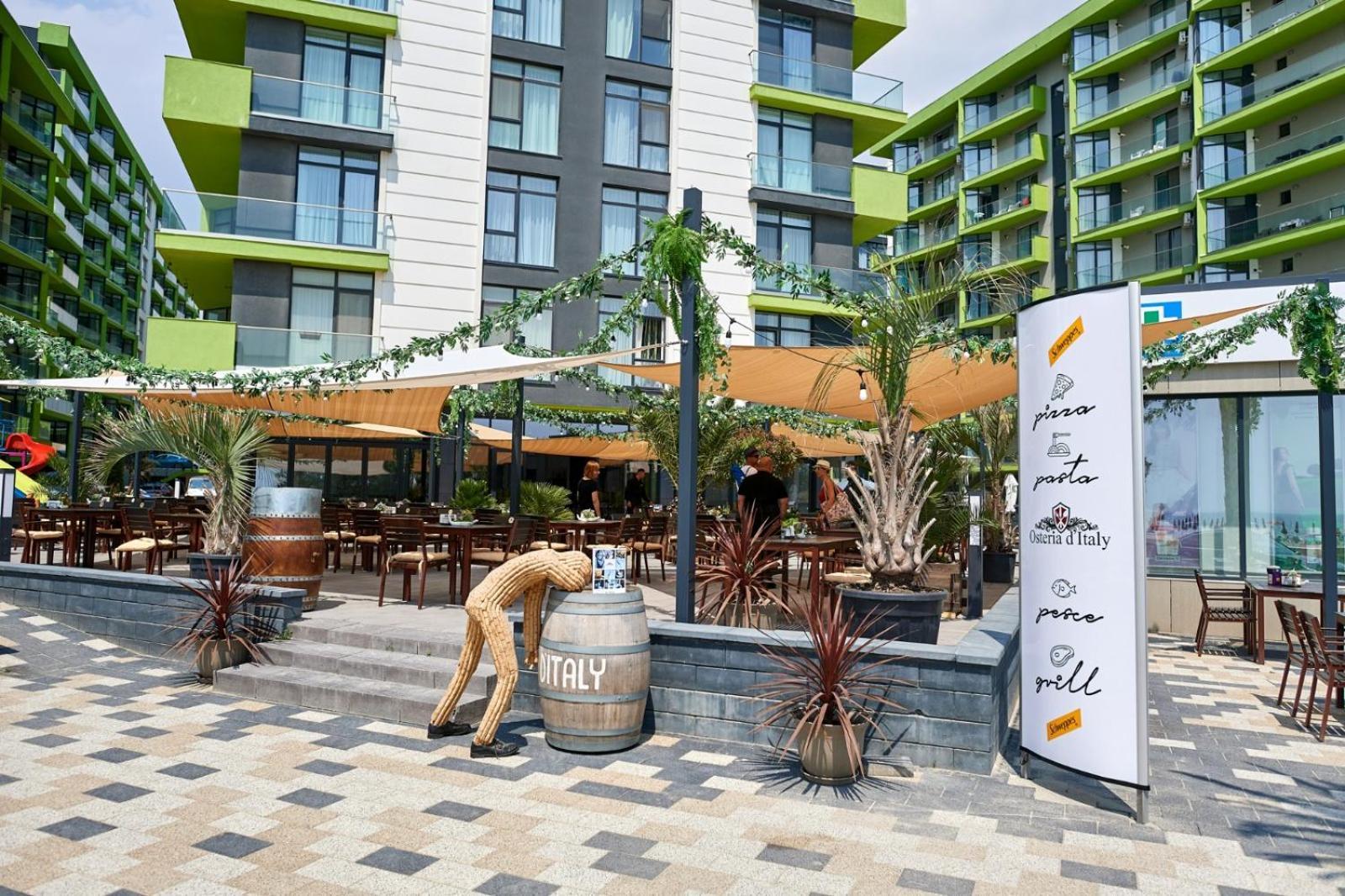 Evelyn'S Apartment Spa&Pool Beach Resort Mamaia Buitenkant foto
